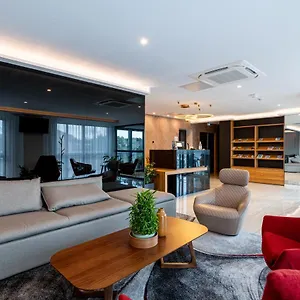 Woods Geneve-thoiry 3*, تويري فرنسا